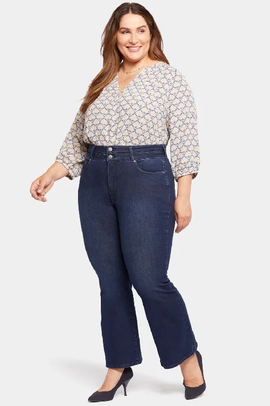 Ava Flared Jeans In Plus Size - Underground