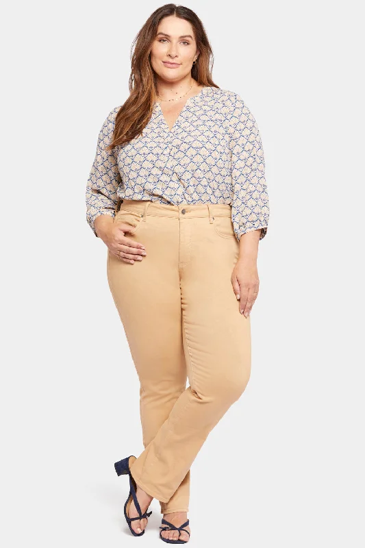 Marilyn Straight Jeans In Plus Size - Crossroads